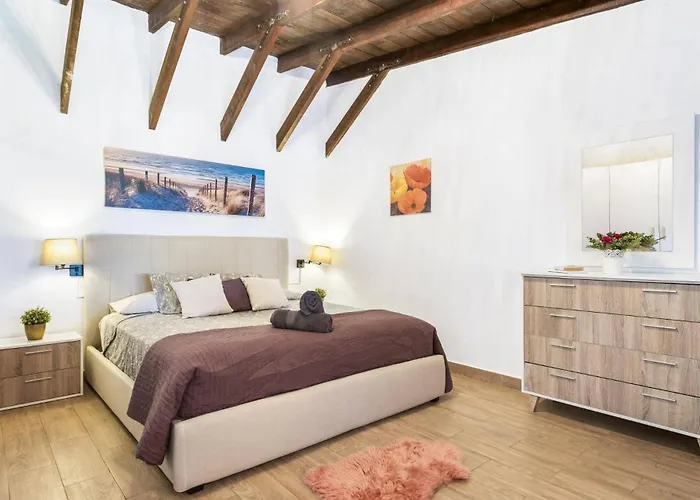 Colmena By * Guia de Isora (Tenerife)